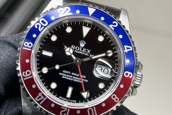 雰囲気の良い個体が入荷いたしました『Ref.16700』