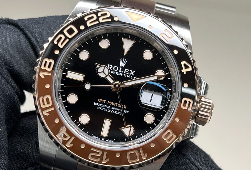 茶×黒ベゼル『GMT-MASTER II Ref.126711CHNR』