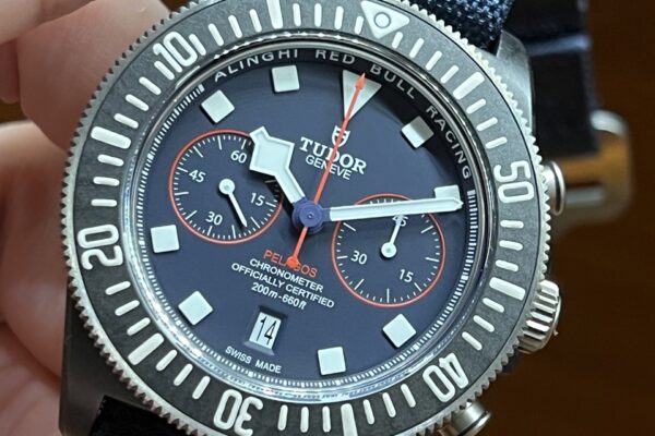 Red Bullコラボモデル『TUDOR ぺラゴス FXD クロノ』