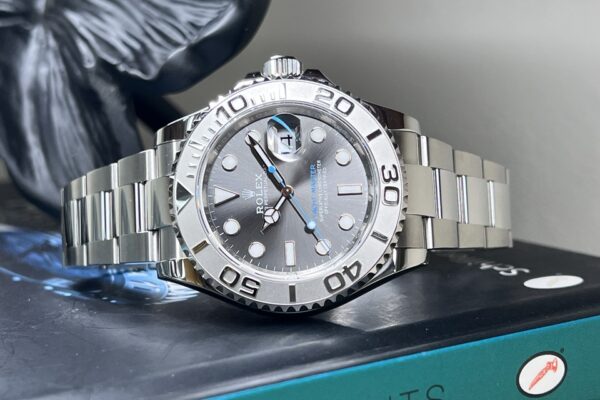 冬でも際立つ上品さ『YACHT-MASTER Ref.126622』