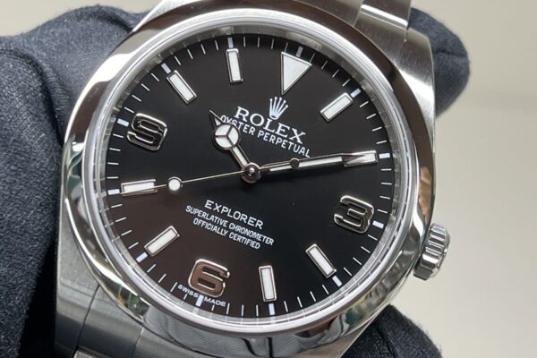 悩まれる方も多いモデルです、、、『Ref.214270』