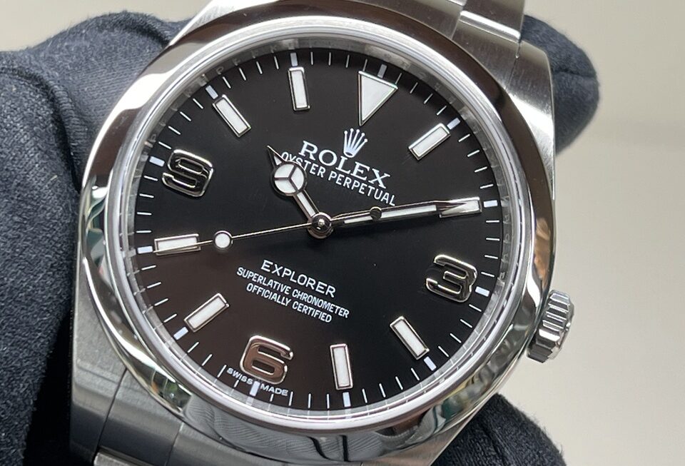 悩まれる方も多いモデルです、、、『Ref.214270』