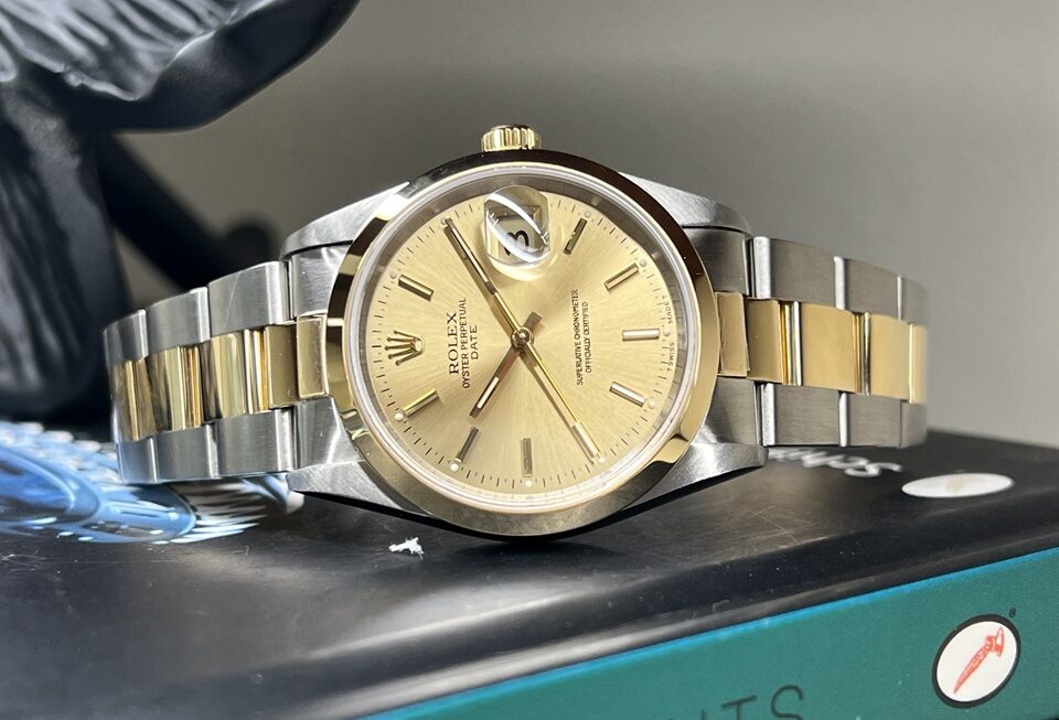 可愛らしいコンビモデルです『Ref.15203』