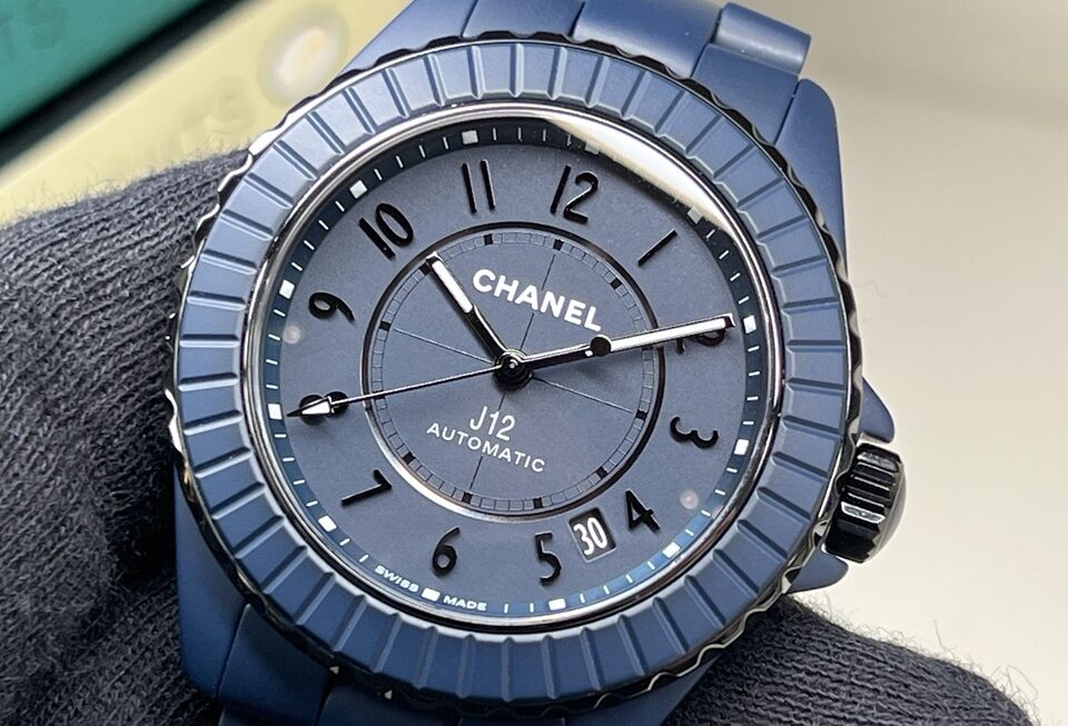 拘りのブルー『CHANEL J12 Ref.H9632』